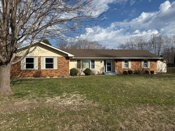 1104 Prairie Ln, Yorkville, IL 60560