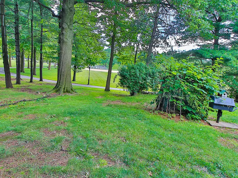 229 Gaston Ave #2 — Photo 9