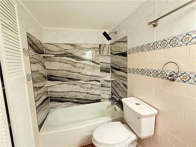 6320 Riverside Dr #233 — Photo 16