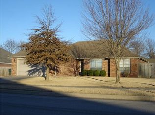 1430 S Deerfield Way, Fayetteville, AR 72701