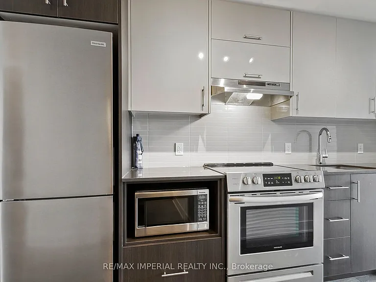 188 Fairview Mall Dr #722 — Photo 9