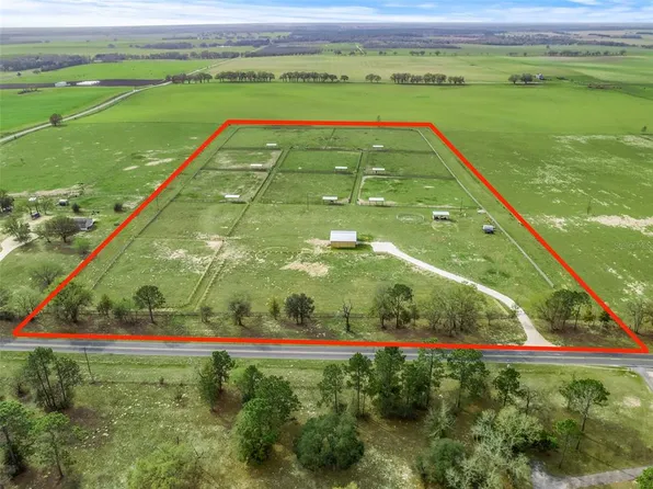 30 Southeast St, Morriston, FL 32668