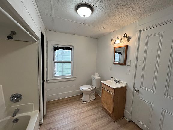 3rd image of 313 Main St #1