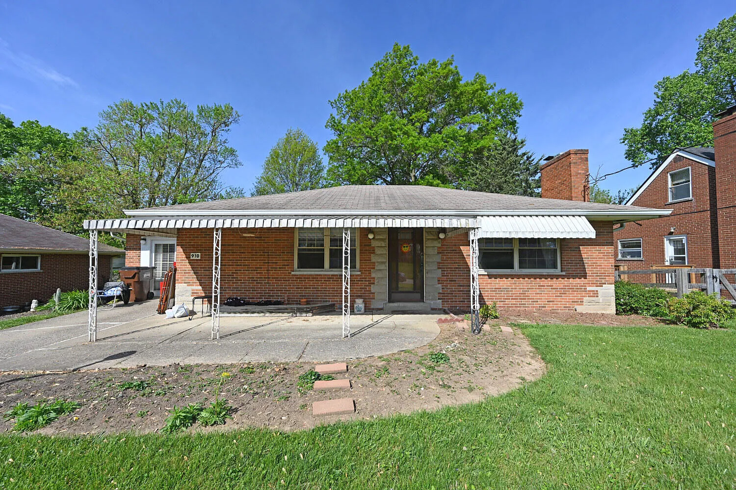 910 Kenridge St photo 1