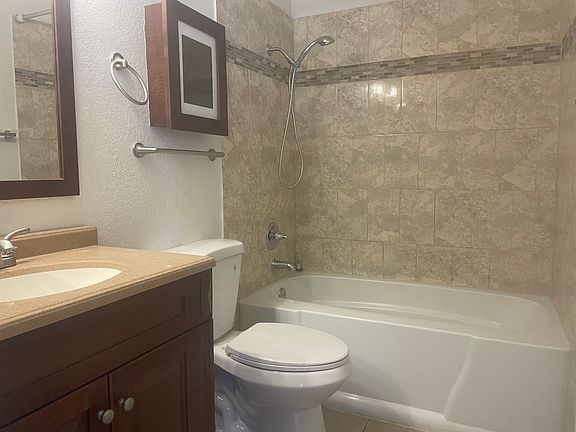 4th image of 5074 S Rainbow Blvd Unit 101