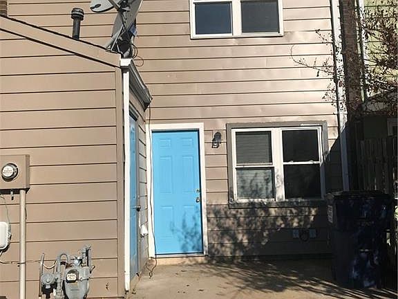 2nd image of 3637 Luckylee Cres