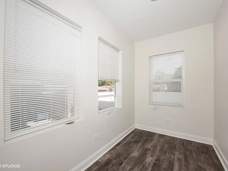4934 W Jackson Blvd #1E — Photo 6