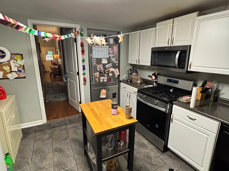 539 S Cox St #2 — Photo 6