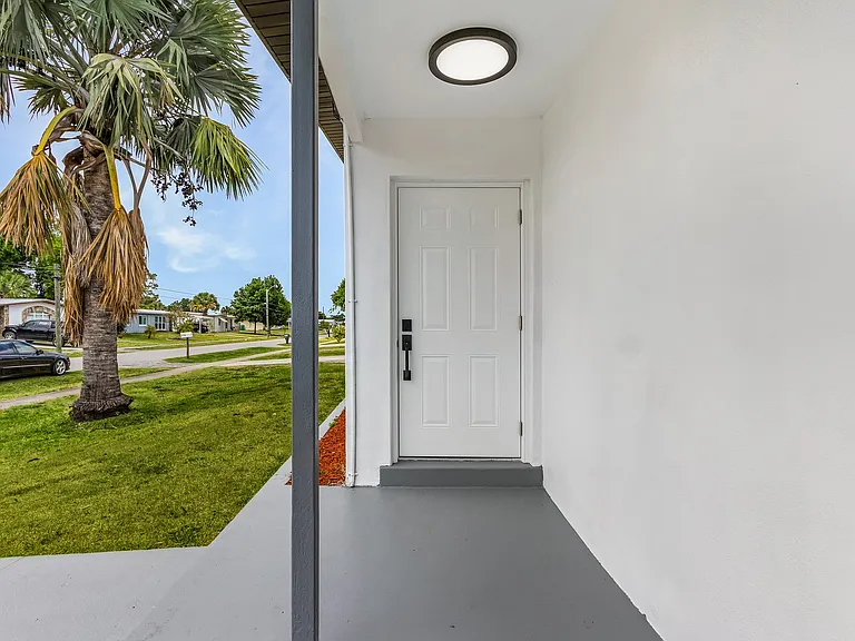 22163 Hernando Ave — Photo 17