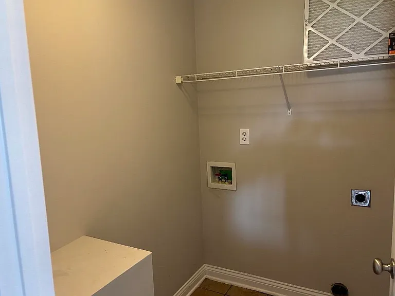 3353 Fair Oaks Cir — Photo 8