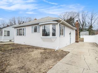 221 South St, Spring Lake, MI 49456