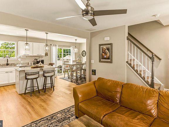 5th image of 28 Smith Ln