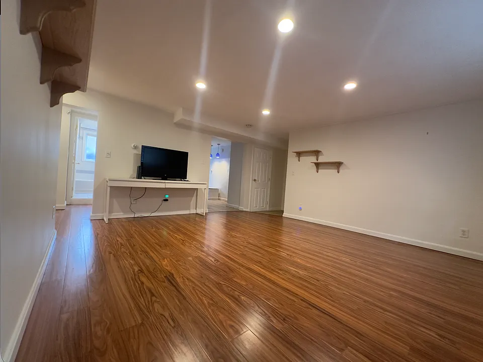 64 Bryon Rd #1