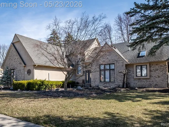 41924 Alden Dr, Clinton Township, MI 48038