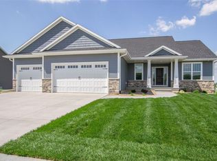 3082 Brimley Pass, Robins, IA 52328