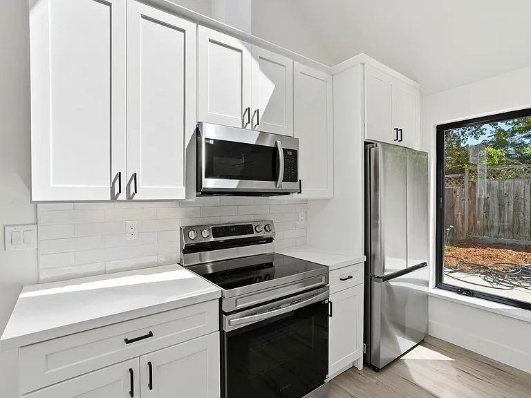 229 Steven Cir — Photo 5