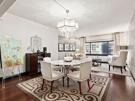 2nd image of 25 E 83rd St APT 10E