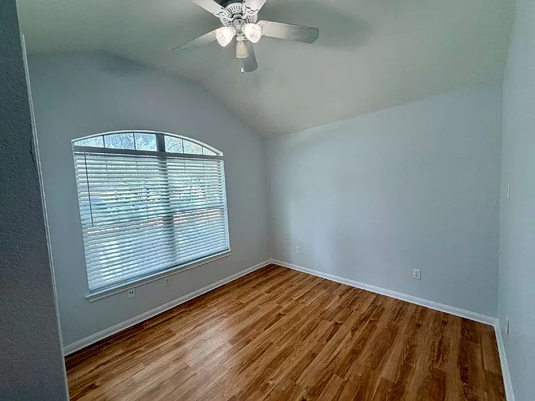 1517 Hawk Dr — Photo 16