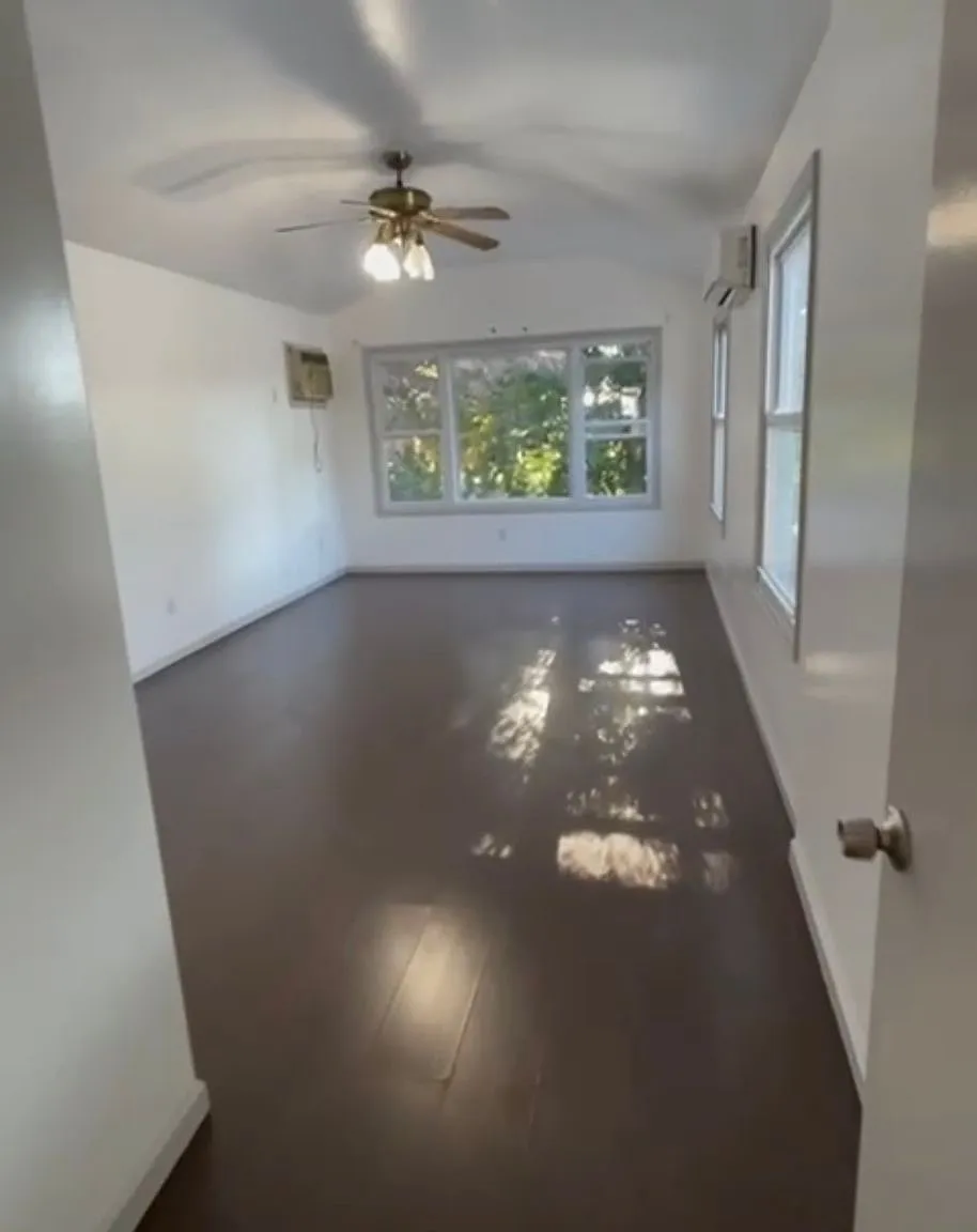 176 Rutherford Pl — Photo 3