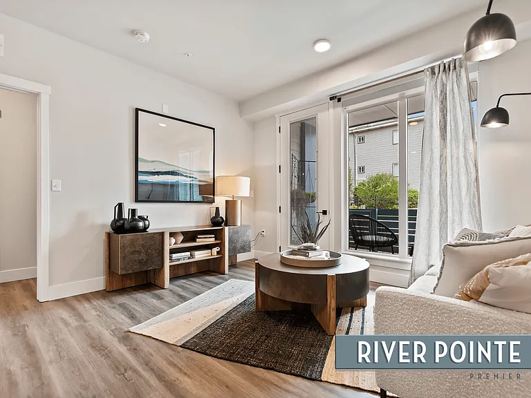 River Pointe Apartments — Photo 3
