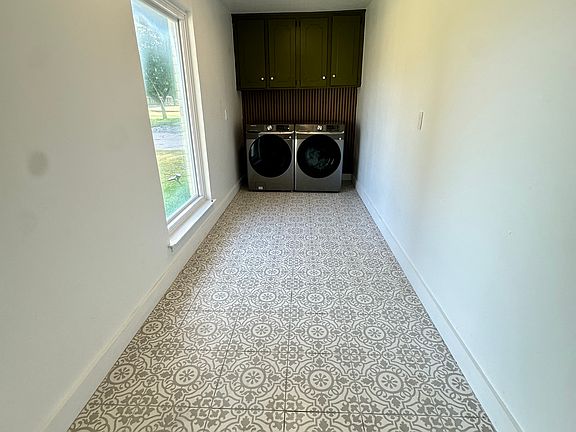5th image of 110 Hackberry Dr