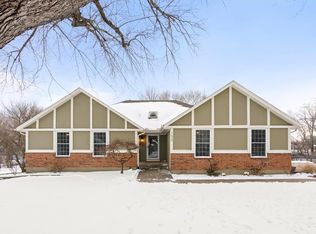 1625 NE Debonair Ct, Lees Summit, MO 64086
