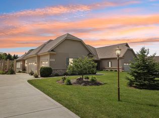 N35W23641 Auburn Ct, Pewaukee, WI 53072