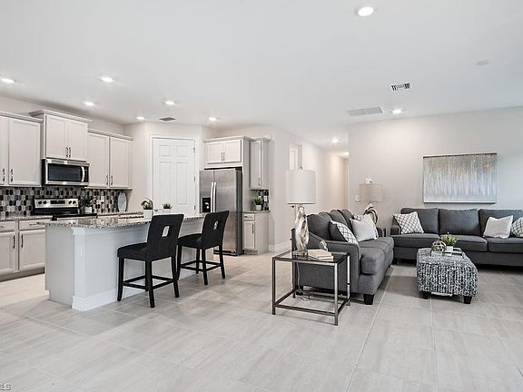 3rd image of 16582 Crescent Beach Way