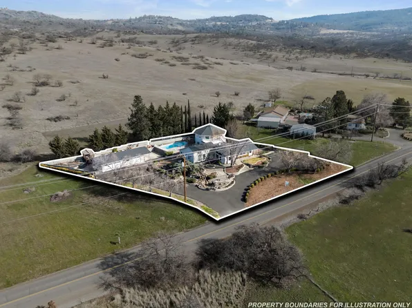 4935 Cherry Ln, Medford, OR 97504