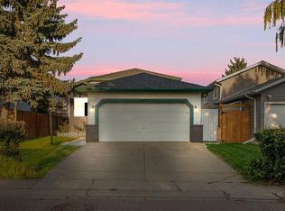 16218 W Shawbrooke Rd SW, Calgary, AB T2Y3C1