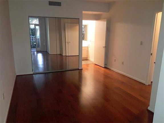 2nd image of 550 Ortega Ave APT B122