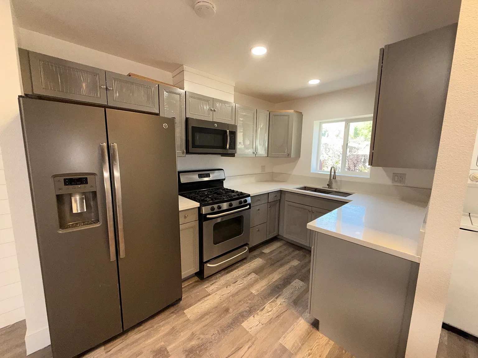 2 bed, 700 sqft, $1,800 — Photo 3