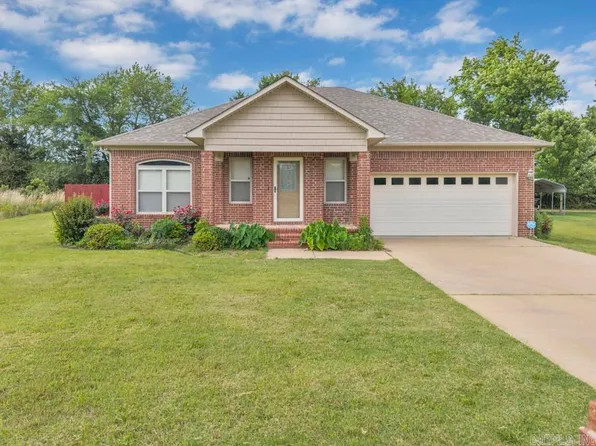 600 Meadow Lynn Dr, Morrilton, AR 72110