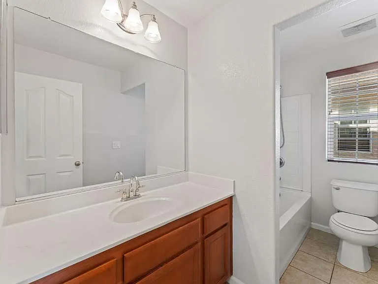 301 Candela Cir — Photo 8