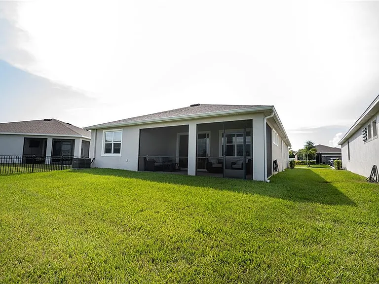 13324 Waterleaf Garden Cir — Photo 22