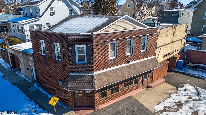 1st image of 307 Paterson Ave #307