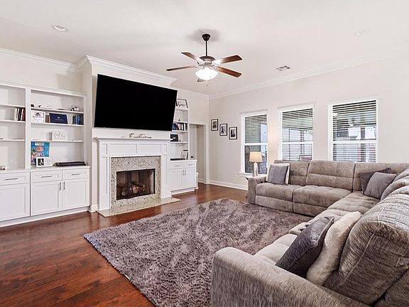 5th image of 42361 Hamilton Ln