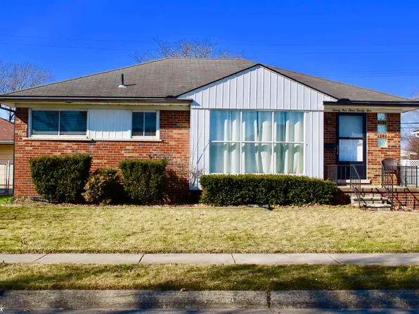 25325 Harmon St, Saint Clair Shores, MI 48081