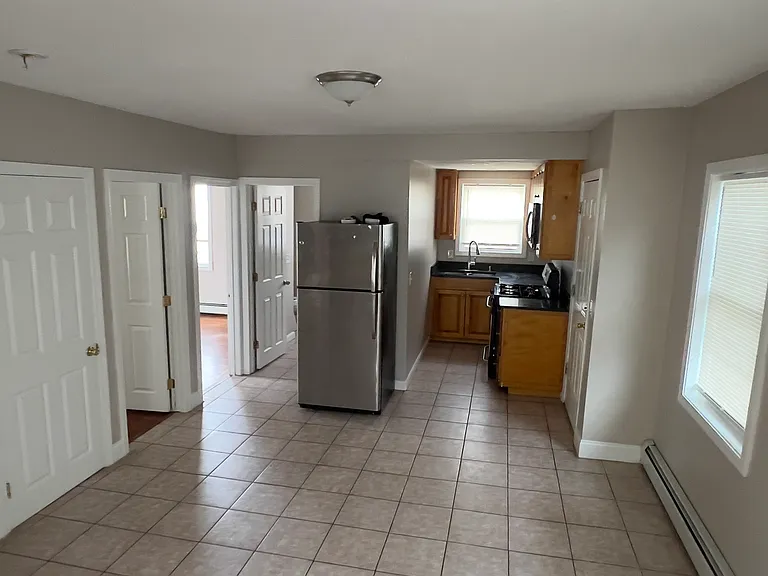 27 Ayr St #2 — Photo 11