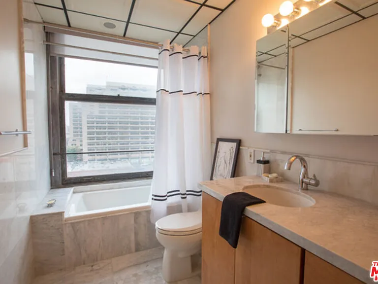 108 W 2nd St #808 — Photo 11