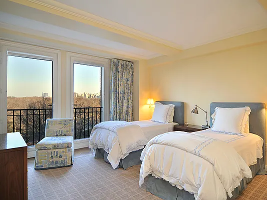 Sold by Sotheby's International Realty | media 16