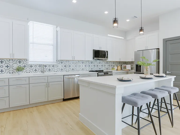 2805 Weisenberger St #503 — Photo 4