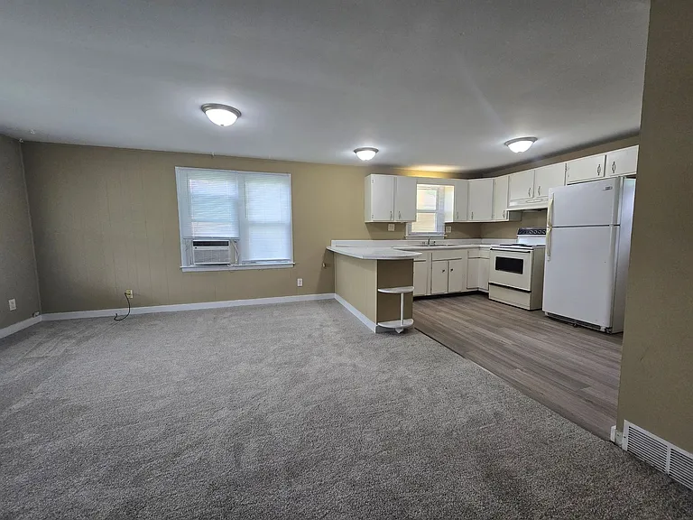 715 Hale St — Photo 5