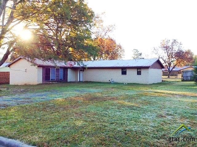 1st image of 416 E Magnolia Dr
