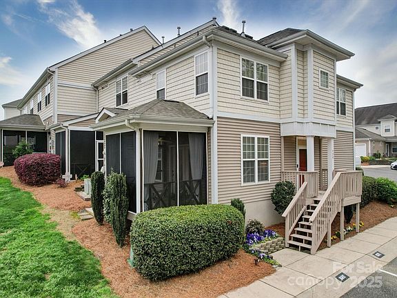 2nd image of 920 Ashworth Dr