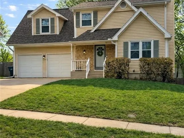 12404 S Seminole Dr, Olathe, KS 66062