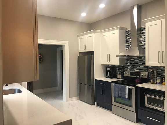 5th image of 162 Brown St #1