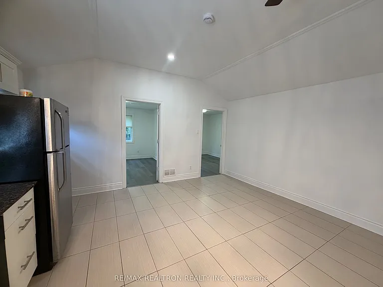 782 Churchill Ln — Photo 23