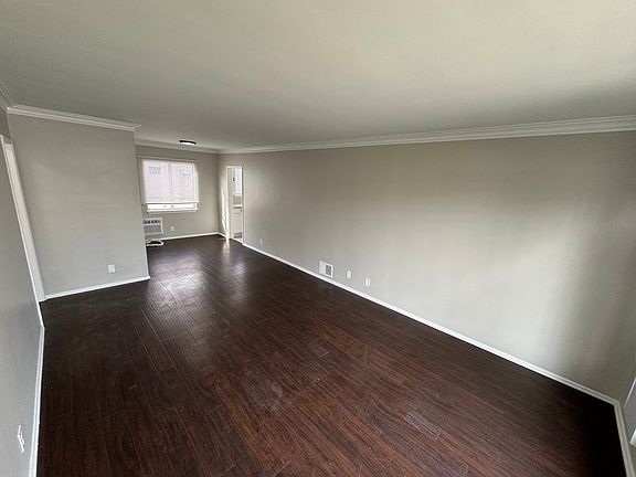 2nd image of 5314 Franklin Ave APT 21