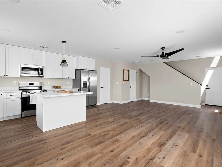 2551 E Broadway Rd #1 — Photo 3